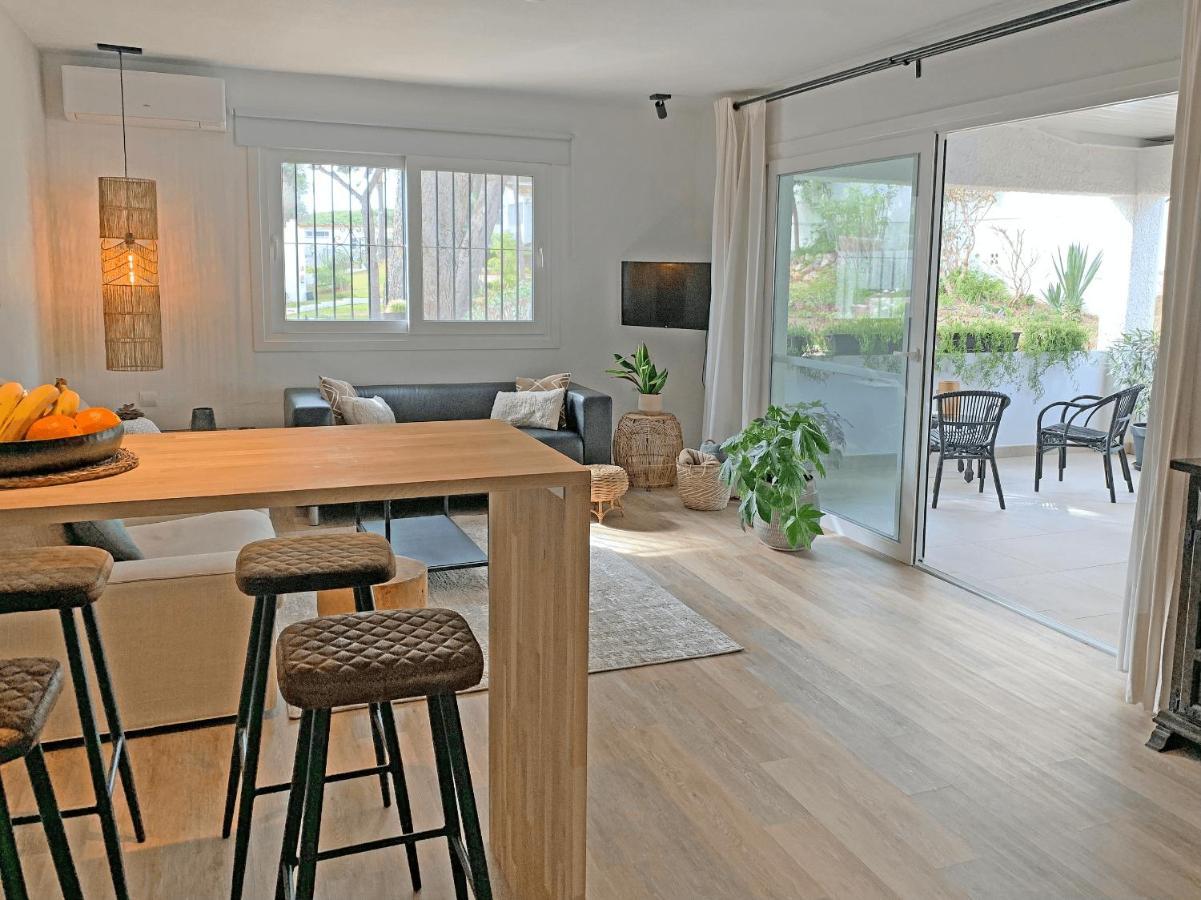 Bungalow With Large Terrace In A Quiet Park - Beach Nearby Sitio de Calahonda エクステリア 写真